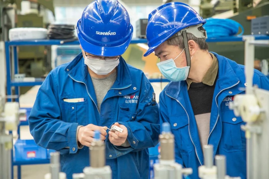 皇家国际智能接下国际订单，缓全球口罩紧缺之急