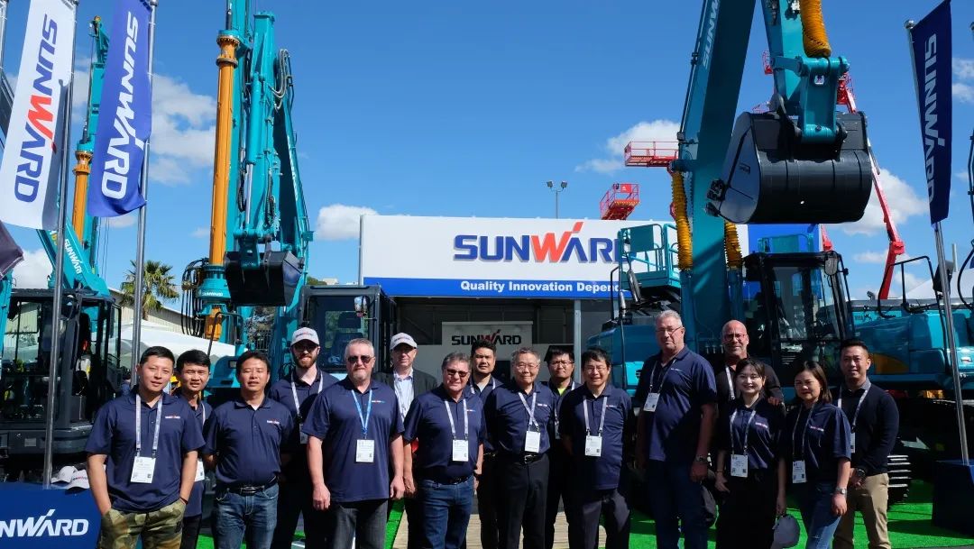 “卓越皇家国际”全球互换会暨新产品颁布圆满进行