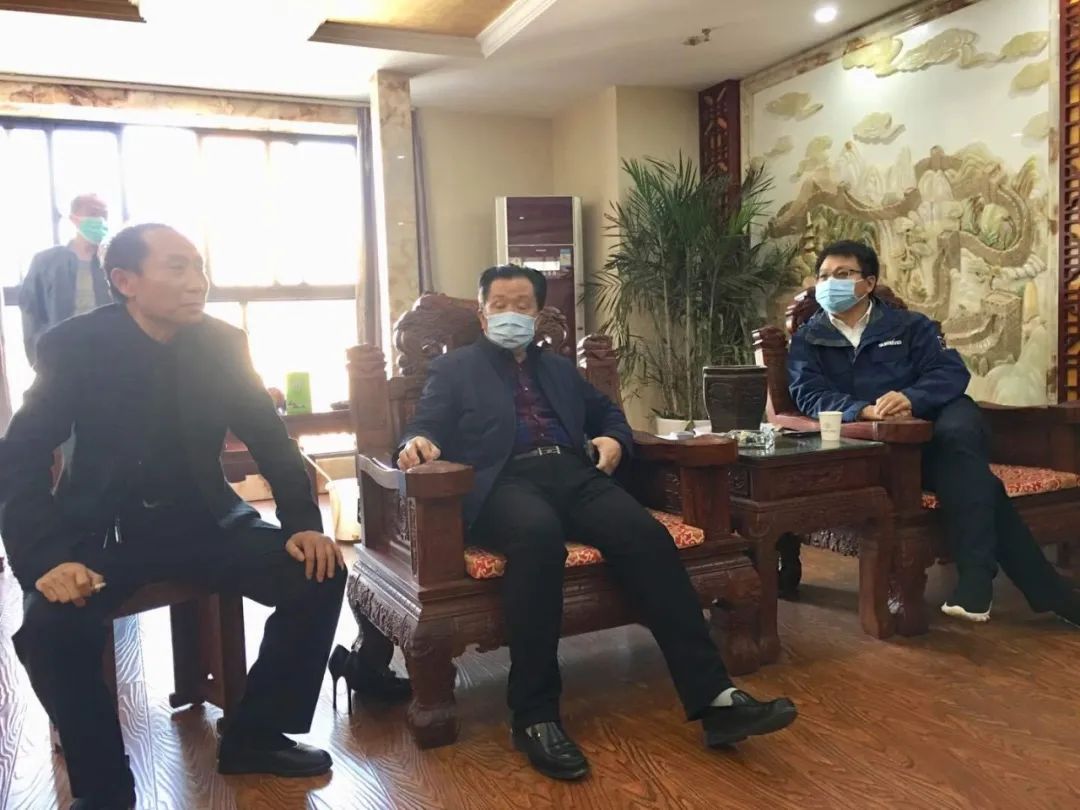 武汉加油！皇家国际智能武汉传关爱