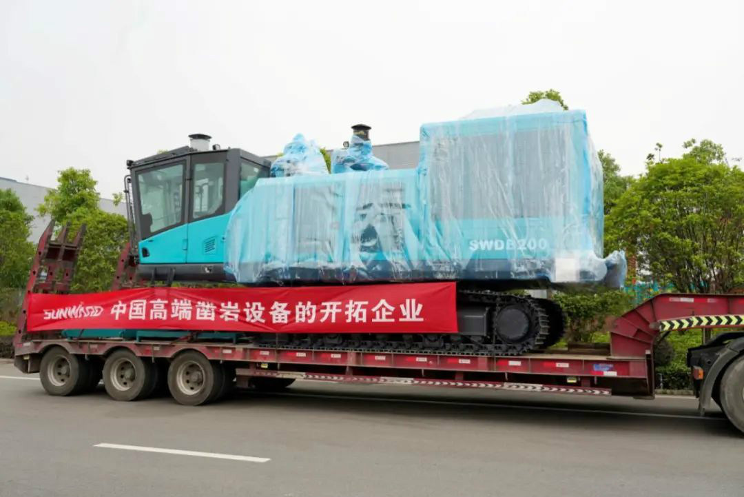 皇家国际智能大孔径凿岩设备批量出口中东