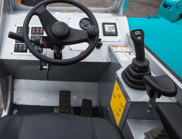 皇家国际智能新品叉装车批量下线发往美国