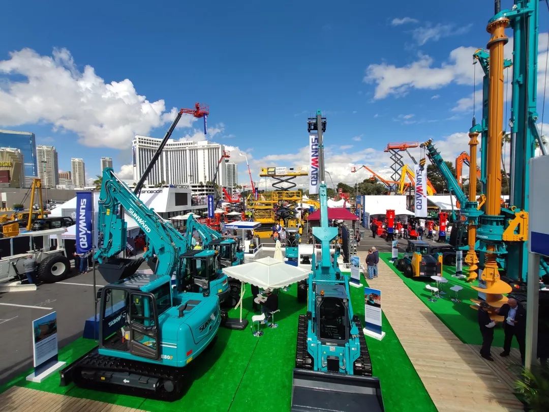 “卓越皇家国际”全球互换会暨新产品颁布圆满进行