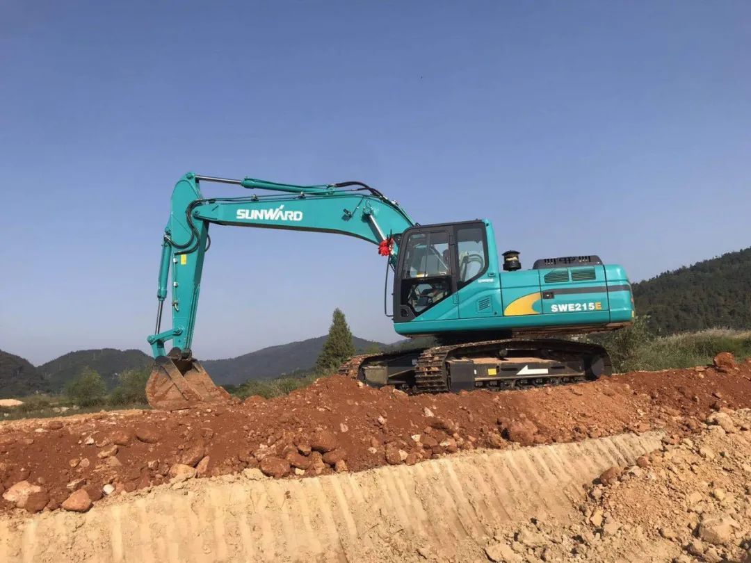 常益长高铁复工，网红“幼蓝”来助忙