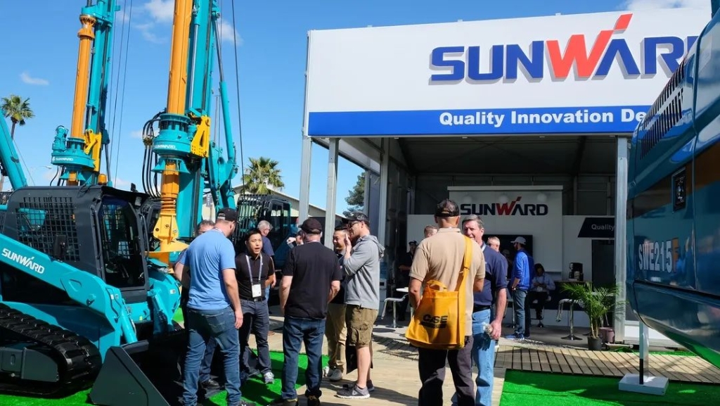 “卓越皇家国际”全球互换会暨新产品颁布圆满进行