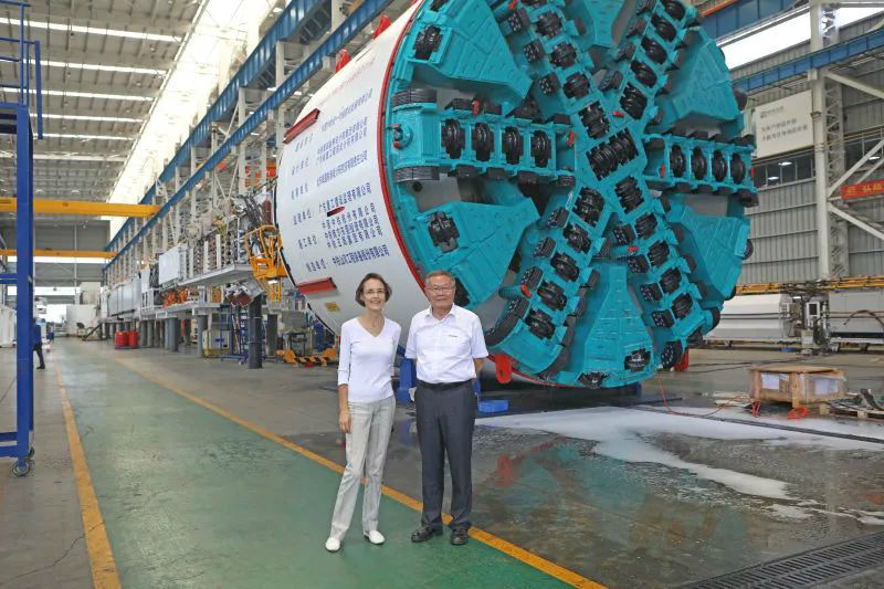 比利时商务领事到访皇家国际智能