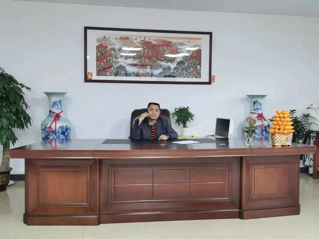 从事基础施工32年的老内行为皇家国际智能旋挖钻机代言