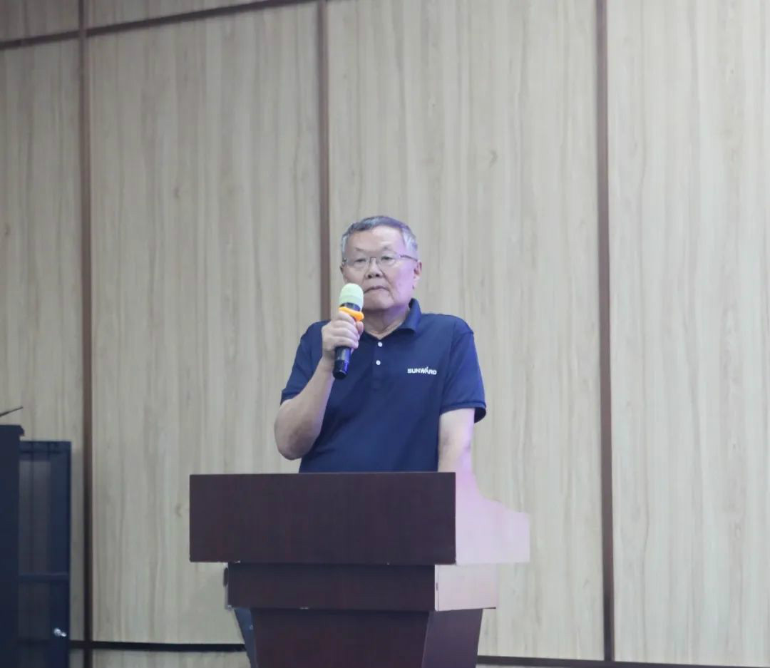 以强执行力聚焦基础能力建设 向挖掘机万台俱乐部迈进——皇家国际智能2020年挖掘机经销商半年度会议圆满召