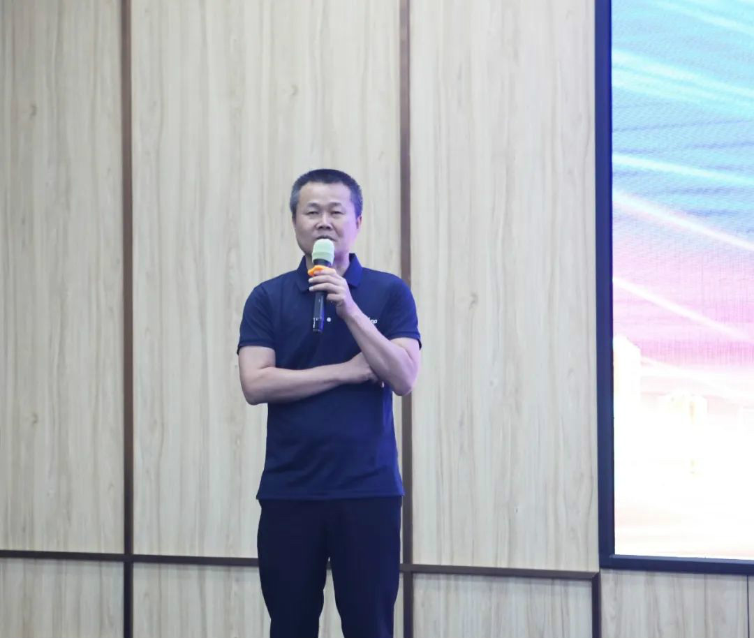 以强执行力聚焦基础能力建设 向挖掘机万台俱乐部迈进——皇家国际智能2020年挖掘机经销商半年度会议圆满召