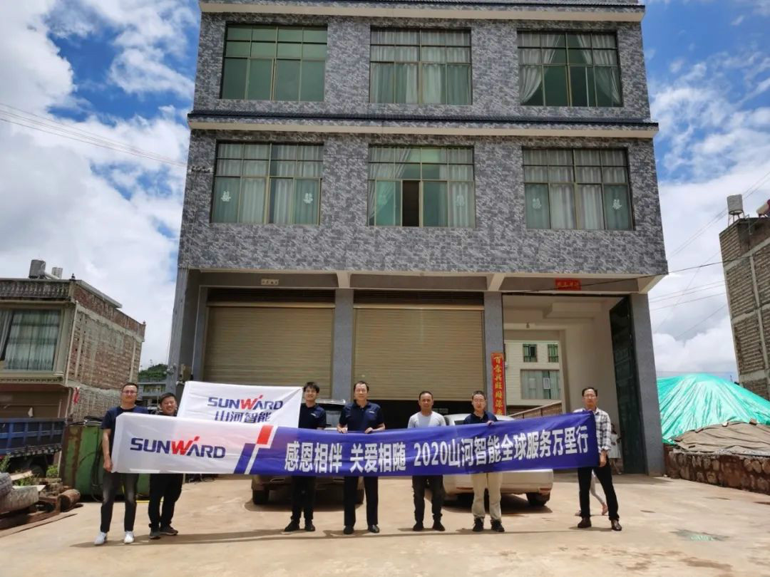 云南这个村有个挖掘机家族，创富有一套