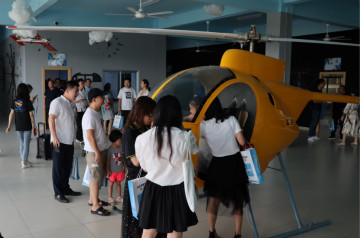 皇家国际航空签约湖南航空技校，走校企融合发展路路