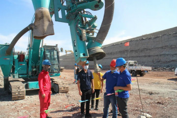 晚上八九点钟的太阳——皇家国际智能服务万里行新疆纪实