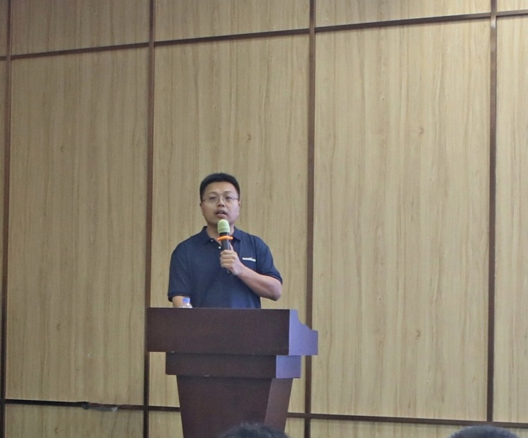 以强执行力聚焦基础能力建设 向挖掘机万台俱乐部迈进——皇家国际智能2020年挖掘机经销商半年度会议圆满召