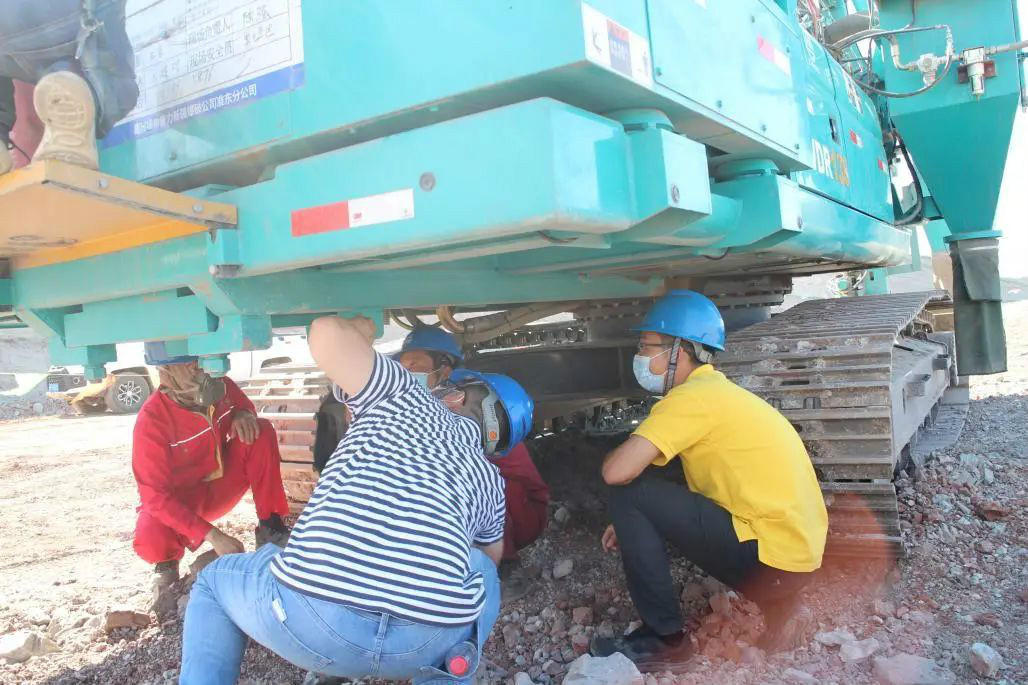 晚上八九点钟的太阳——皇家国际智能服务万里行新疆纪实