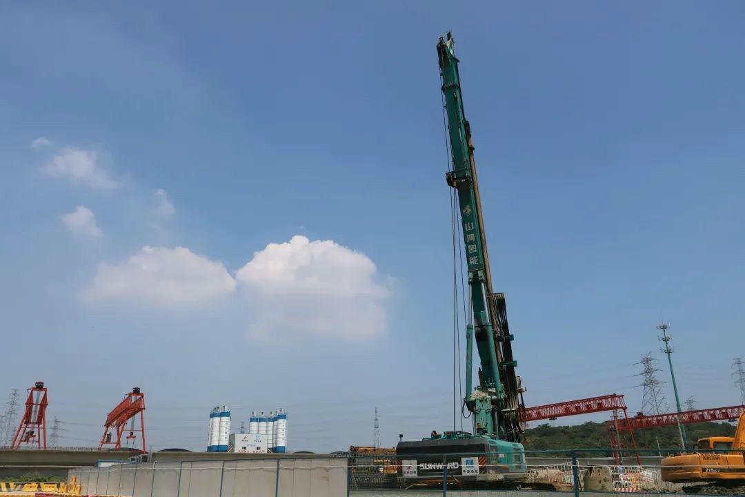 从业20多年的他，为何对皇家国际智能旋挖钻机情有独钟