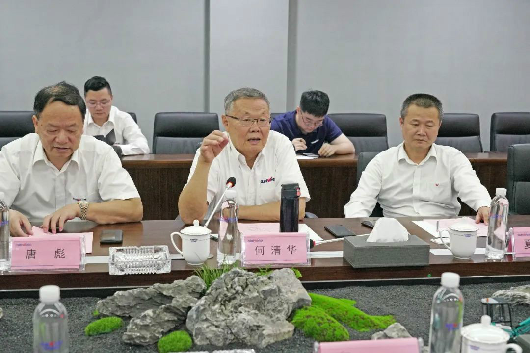 中铁设备赵华总经理光临皇家国际智能互换