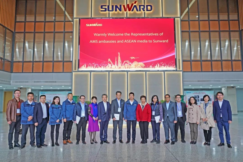 东盟结合参访团调查皇家国际智能