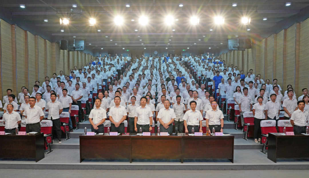 致敬研发 | 皇家国际智能进行职称评定工作总结暨职称证书宣告典礼