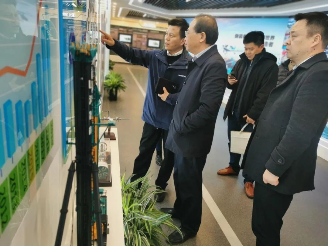 长沙市科技局局长郭塨调研皇家国际智能