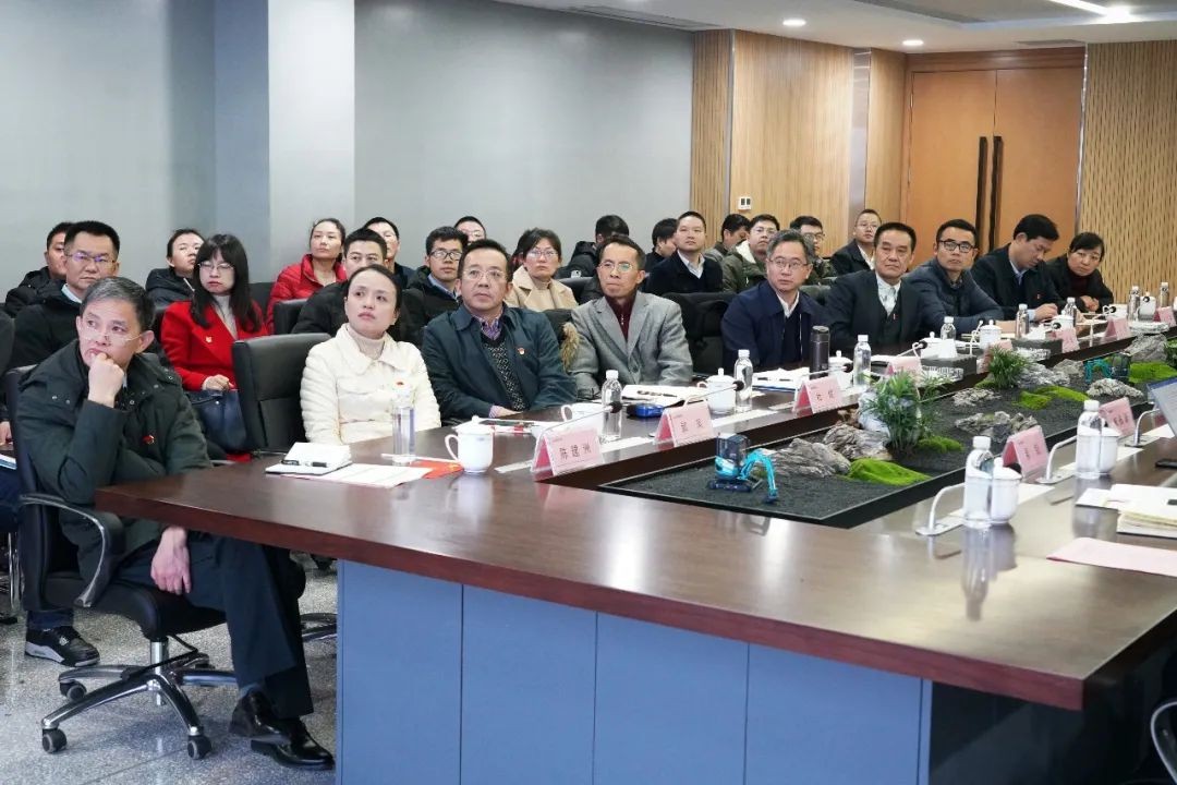 省工信厅青年干部理论进建走进皇家国际智能