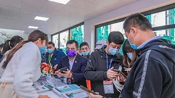 沸腾皇家国际！宝马展收官之日订单破十亿