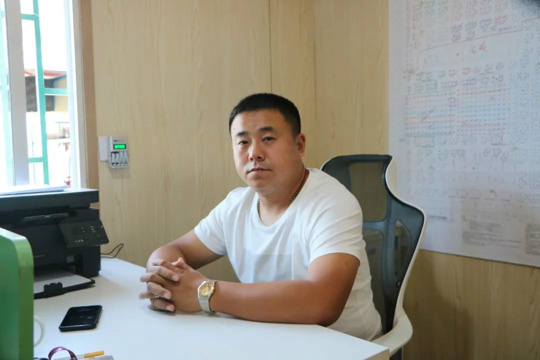 液压静力压桩机从1台到21台，他只用了8年！