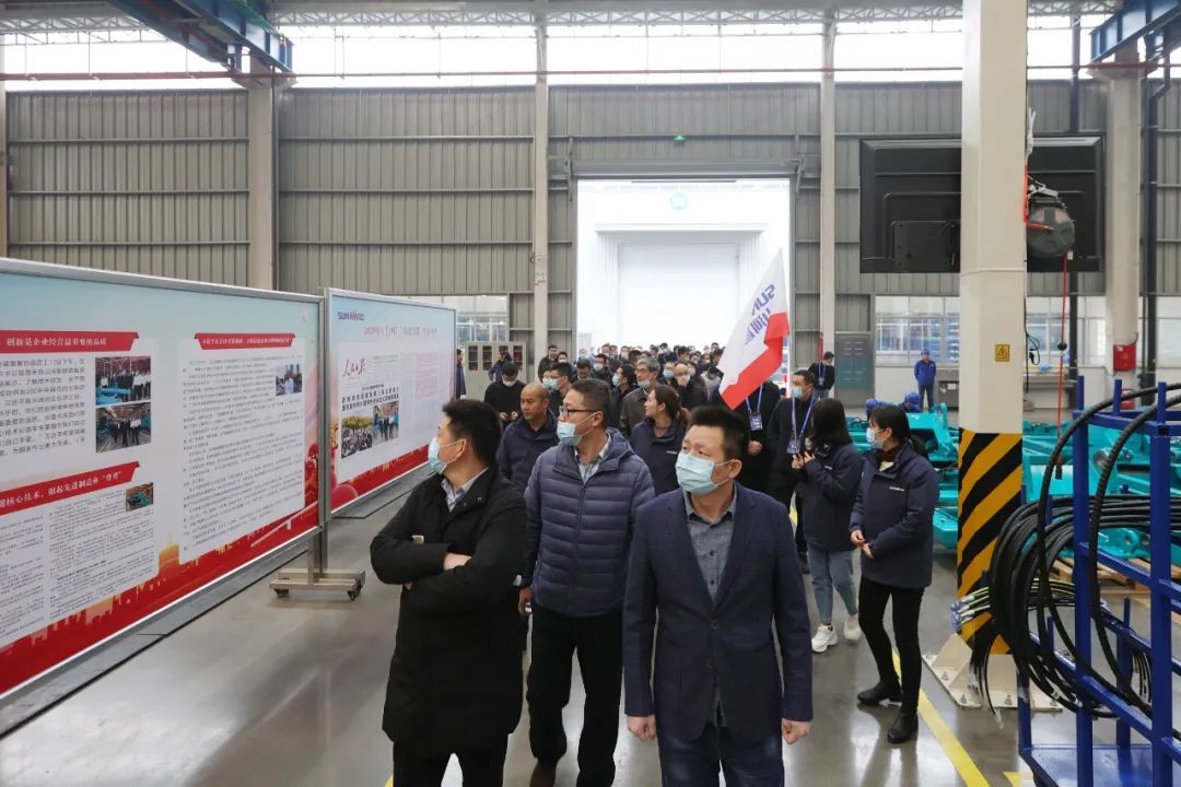 皇家国际工业城来了500人的参观团