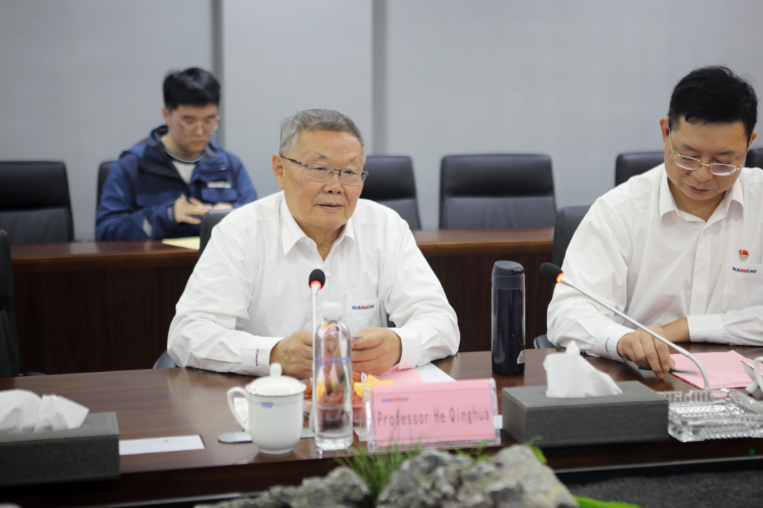 老挝长沙总领事本·印塔巴迪调查皇家国际智能