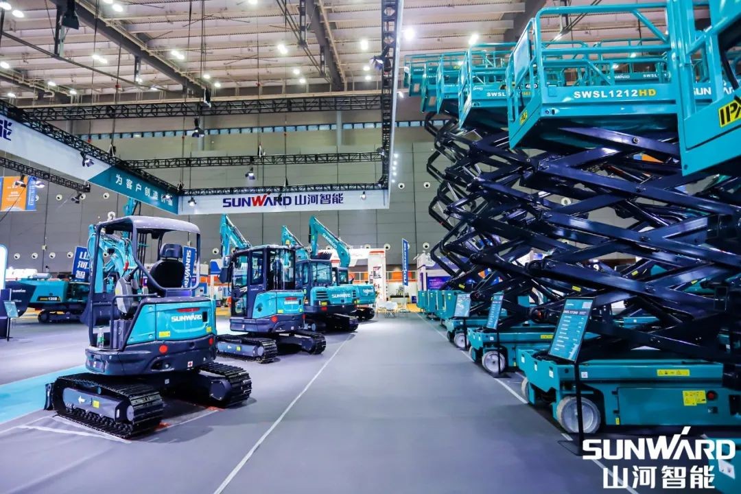 “皇家国际绿”亮相长沙国际工程机械展，50余款产品尽显皇家国际智能创新实力