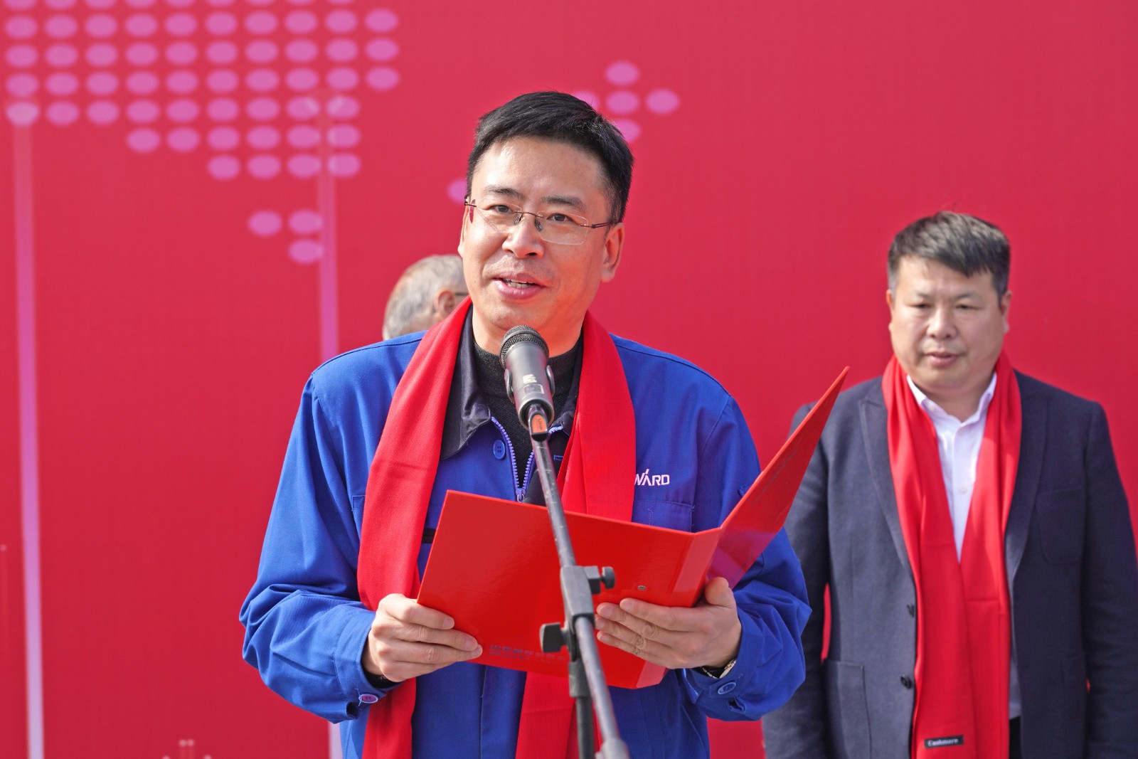 皇家国际智能价值6亿元设备全球发货典礼火热进行