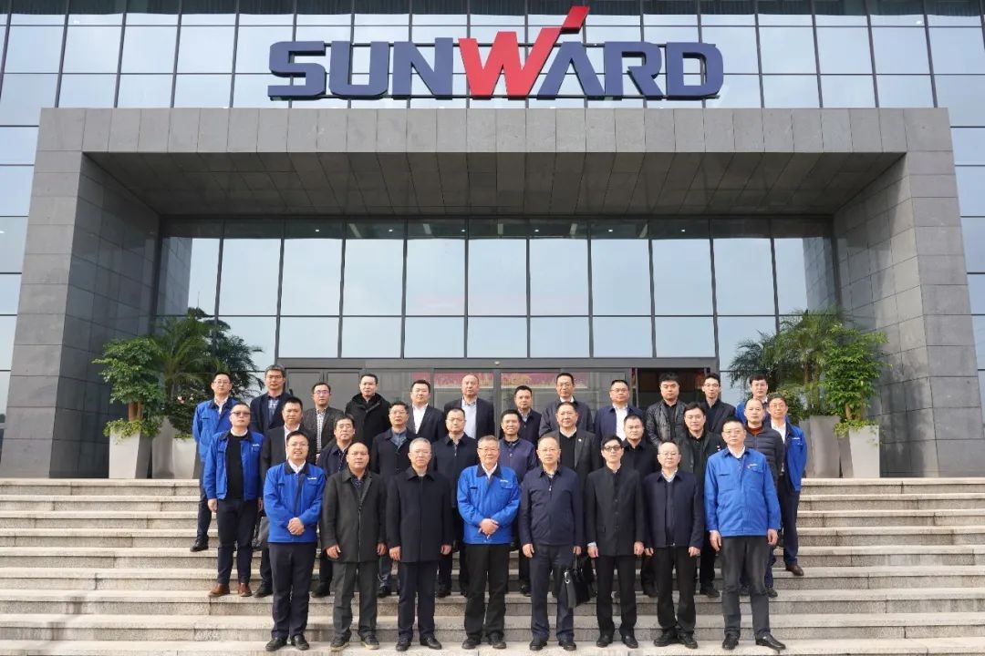 湖南沉点构筑企业团调研皇家国际智能