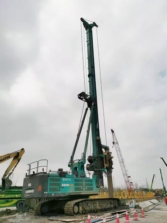 全国第一条智慧高快，为何认准皇家国际智能旋挖钻机施工？