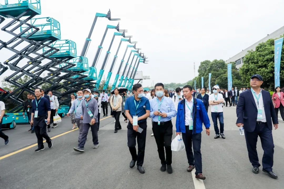 “爆品”出击！皇家国际智能客户互换会签约超8亿元