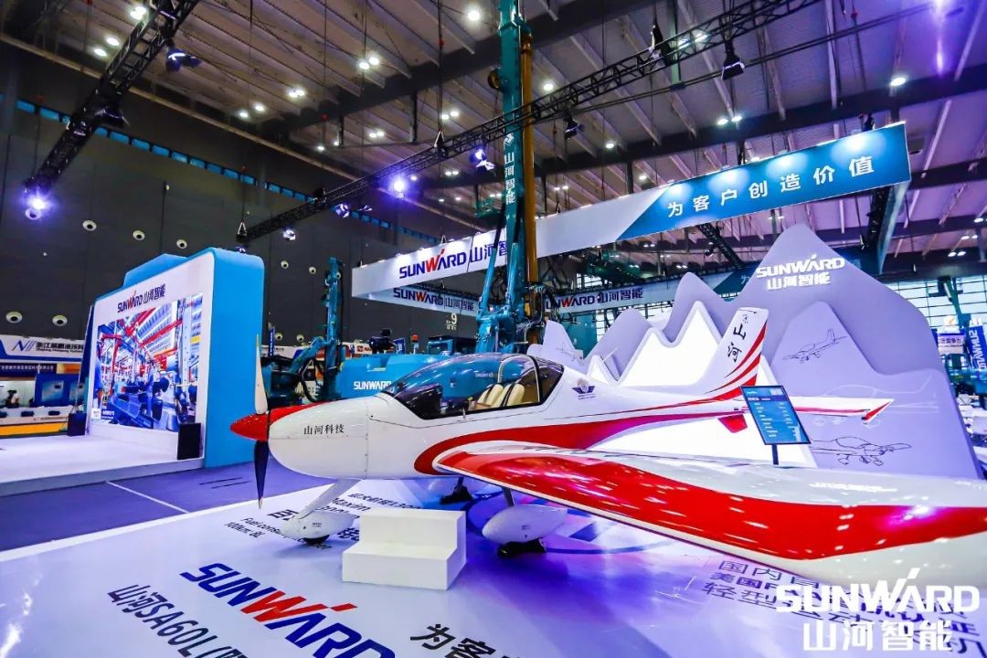 “皇家国际绿”亮相长沙国际工程机械展，50余款产品尽显皇家国际智能创新实力