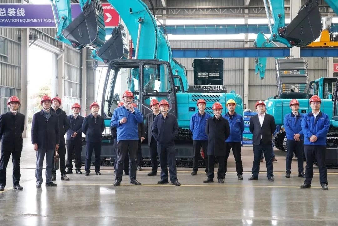 湖南沉点构筑企业团调研皇家国际智能