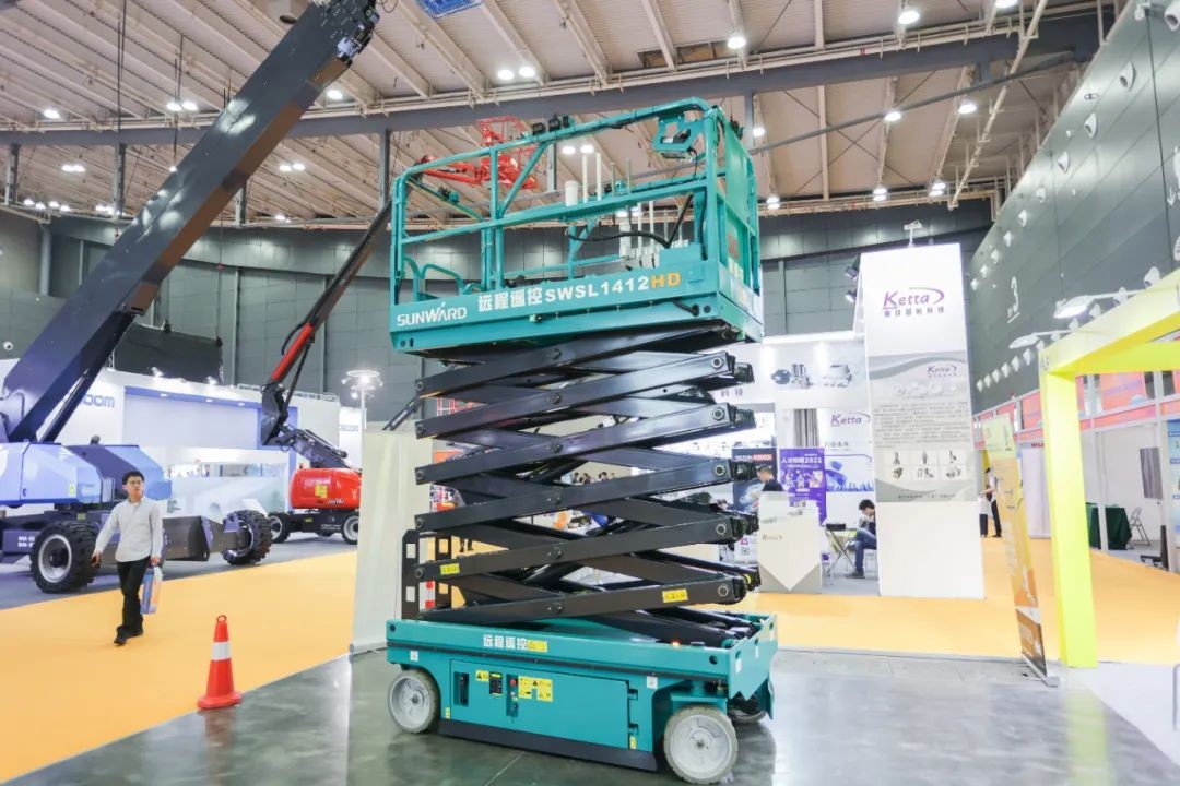 将来可期！皇家国际智能高空作业设备抢占造“高”点