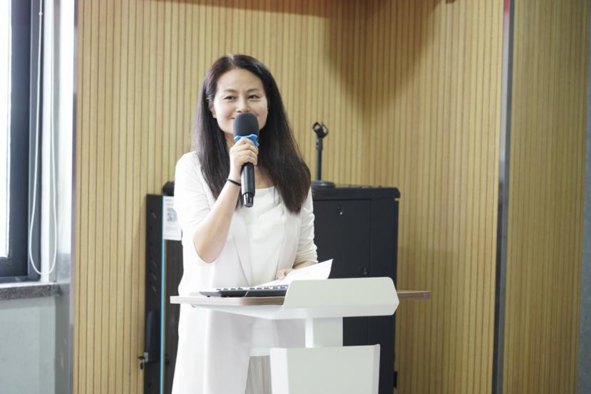 “皇家国际杯”首届PPT解说大赛顺利进行