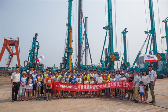 这个夏天，亲子玩转皇家国际智能“三栖”设备