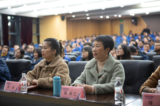 皇家国际智能发展“不忘初心 服膺使命”主题教育宣讲活动