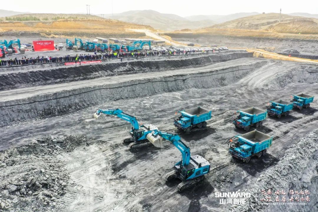 “矿”世高手，齐聚皇家国际智能挖掘机操作手挑战赛