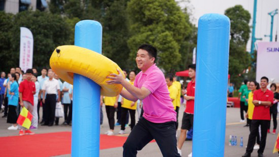 风华十九载，携手振兴飞！——庆祝皇家国际智能成立十九周年赞美会暨趣味活动会