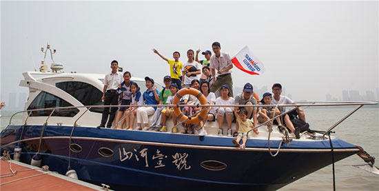 这个夏天，亲子玩转皇家国际智能“三栖”设备