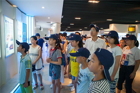 这个夏天，亲子玩转皇家国际智能“三栖”设备