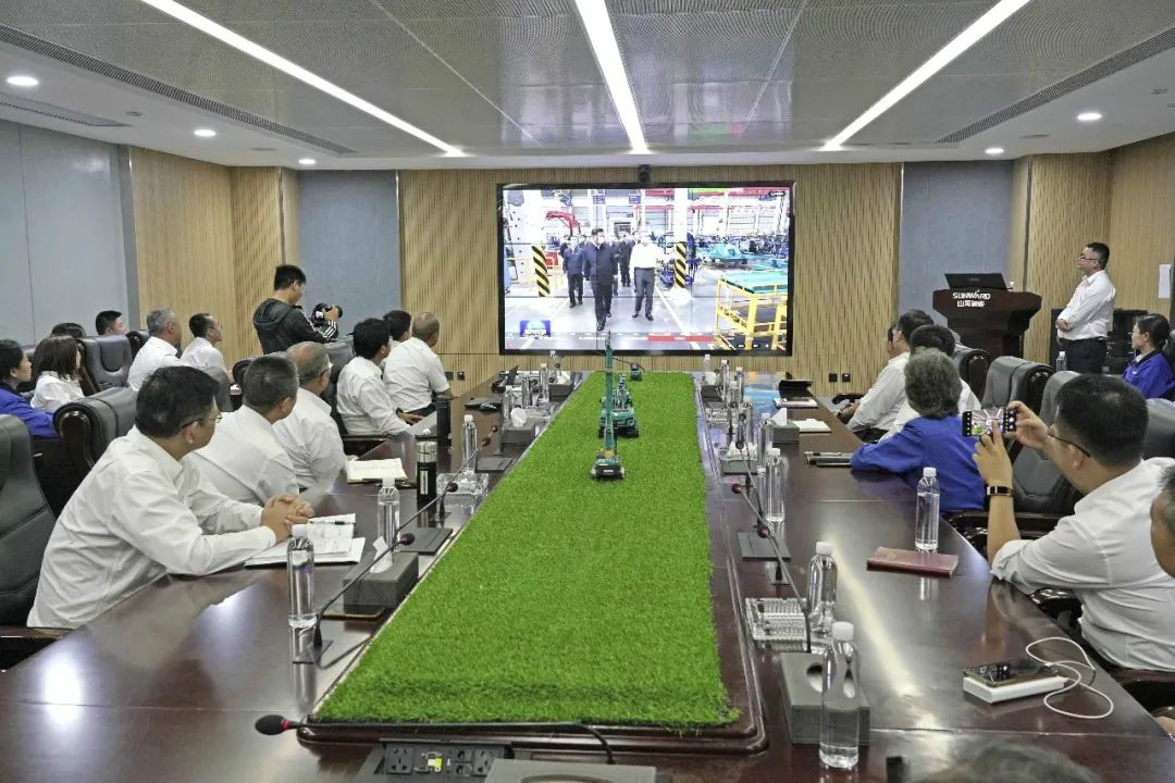 总书记“点赞”皇家国际创新，皇家国际智能集中收看《新闻联播》