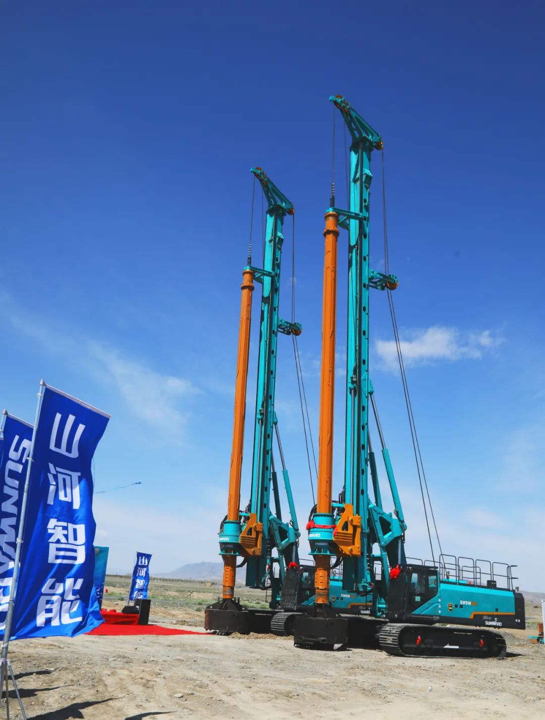 皇家国际智能产品交付中国能建葛洲坝集团，助力建设大美新疆