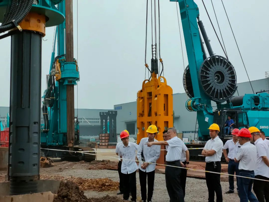 大钻机能打幼桩了！皇家国际智能钻杆节能变径装置研造成功