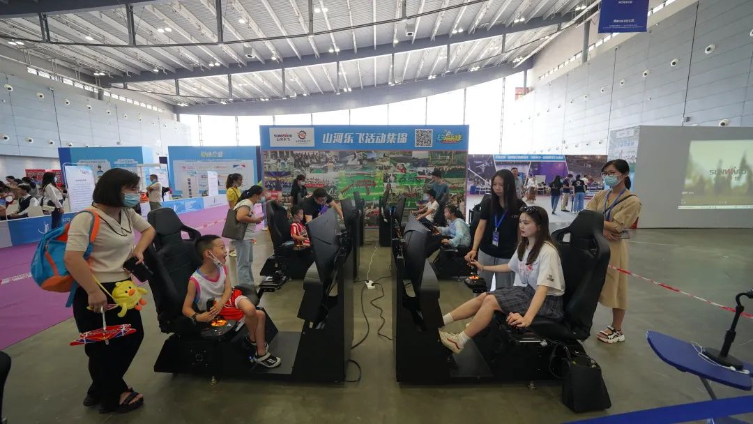 明星产品受追捧，皇家国际航空携多款产品杰出亮相2021年湖南航展