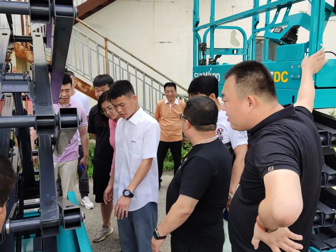 同梦同业 借势腾飞——辽宁宏信&皇家国际智能进行主题庆典活动