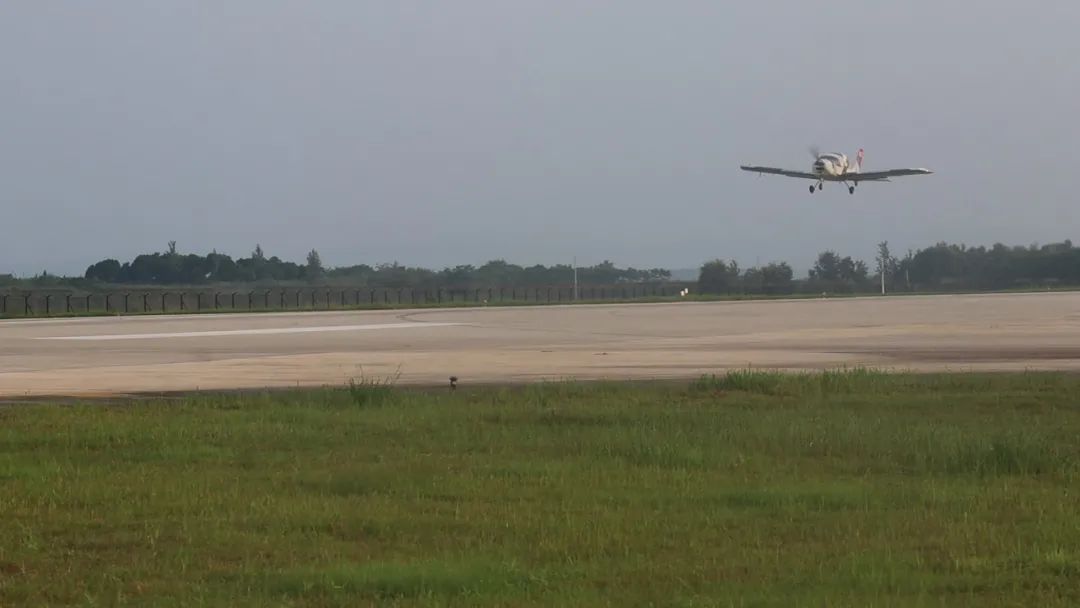 首飞！皇家国际科技全新升级推出短距起降型固定翼无人机