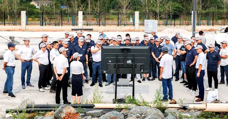 再升级！皇家国际智能“矿山猛士”极限破碎现场直击