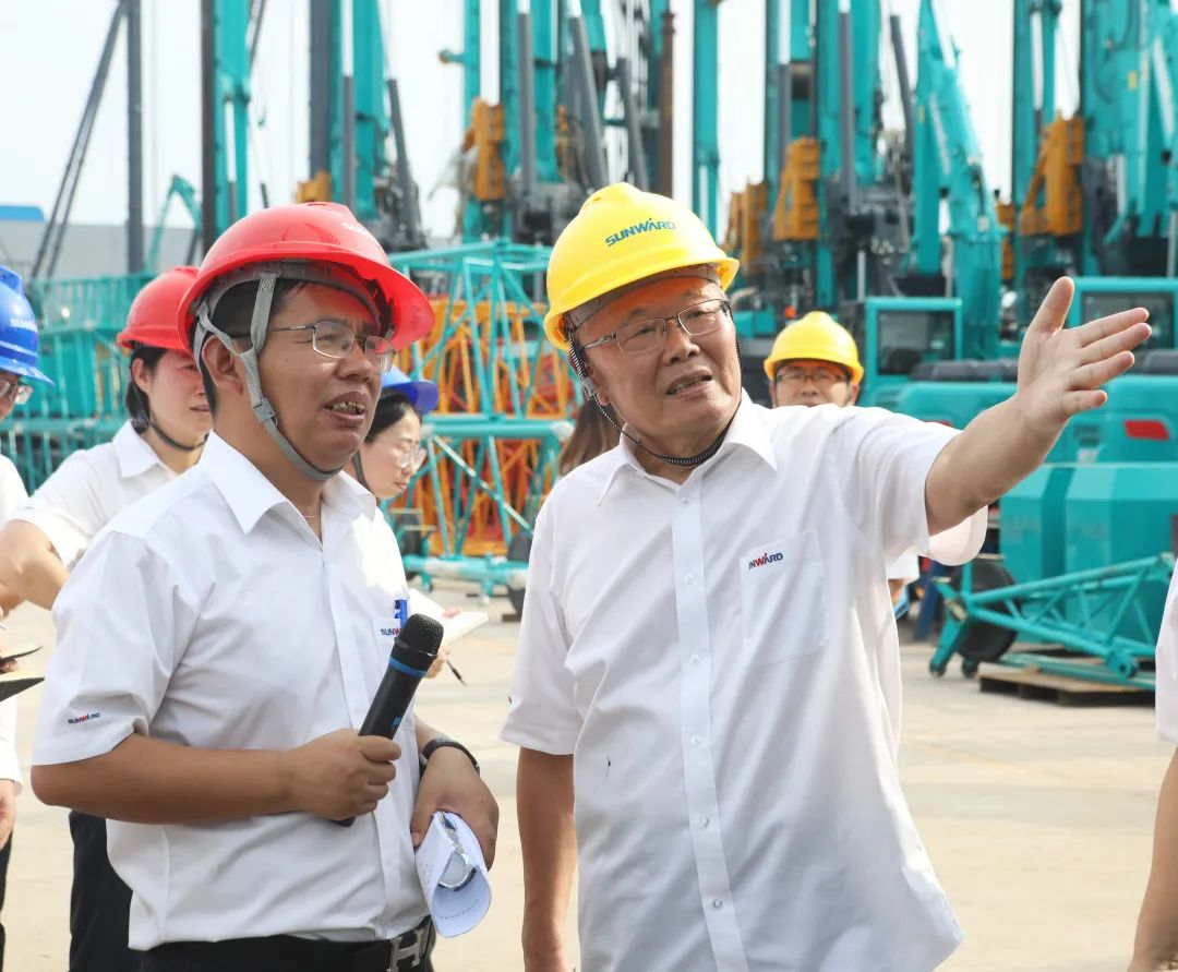 双鹰飞舞，“E”往无前！——皇家国际智能新一代E系列起沉机下线！